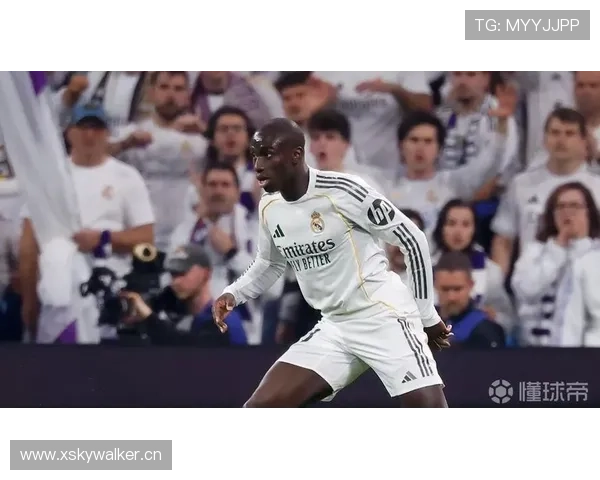 费兰·门迪本赛季在皇马左后卫位置表现稳健 费兰·门迪本赛季在皇马左后卫位置表现稳健