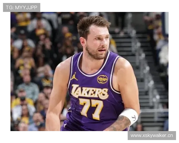 东契奇半夜开豪车到郊区，邻居还以为是明星聚会呢！