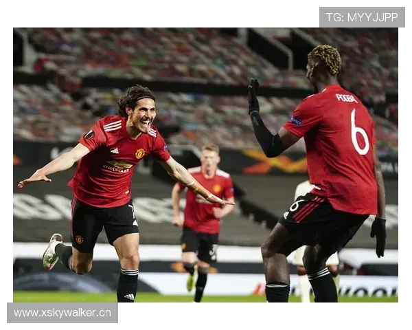 卡瓦尼这生活，赛场上的猛兽回家就成了厨房魔法师？